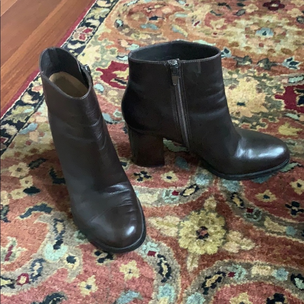 Via spiga brown booties
